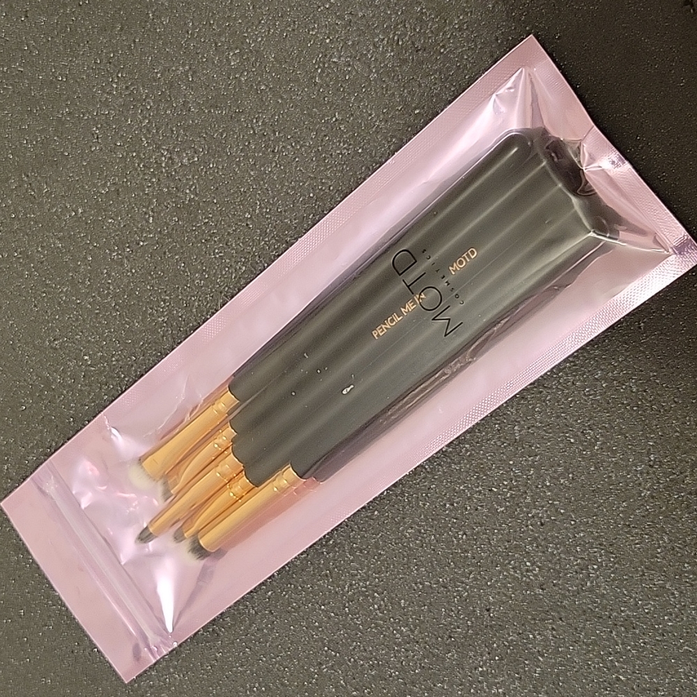 MOTD Cosmetic Brushes